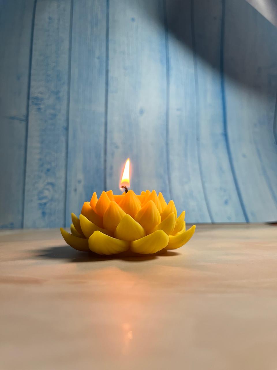 Prinvo Lotus Glow Scented Candle